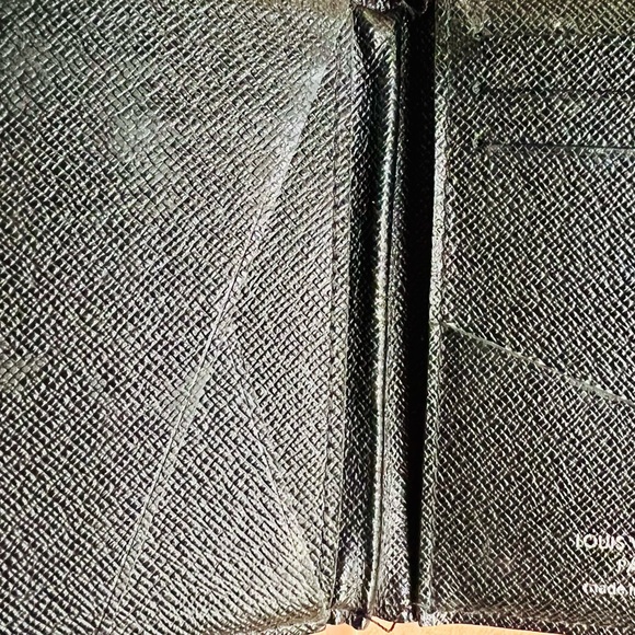 Authentic LV men’s card holder wallet - Picture 3 of 14